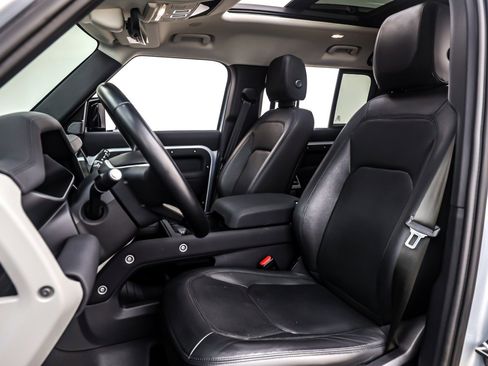 Used 2023 Land Rover Defender 110 SE image 17