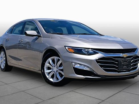 Used 2025 Chevrolet Malibu LT FWD image 3