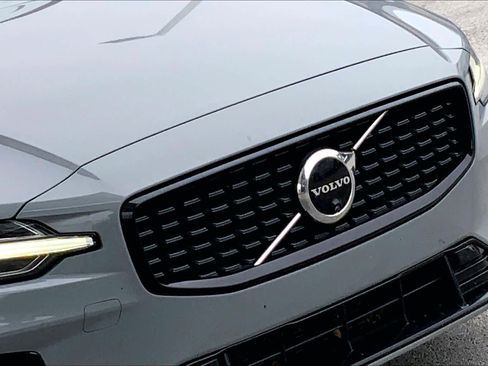 Used 2024 Volvo S60 B5 Plus image 26