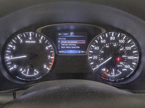 Used 2020 Nissan Pathfinder S image 23