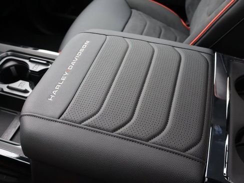 New 2026 Ford F250 Lariat w/ Black Appearance Package image 38