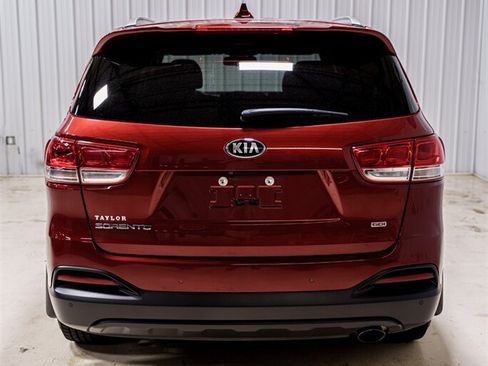 Used 2018 Kia Sorento FWD image 6