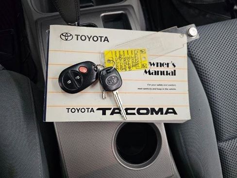 Used 2008 Toyota Tacoma PreRunner image 17