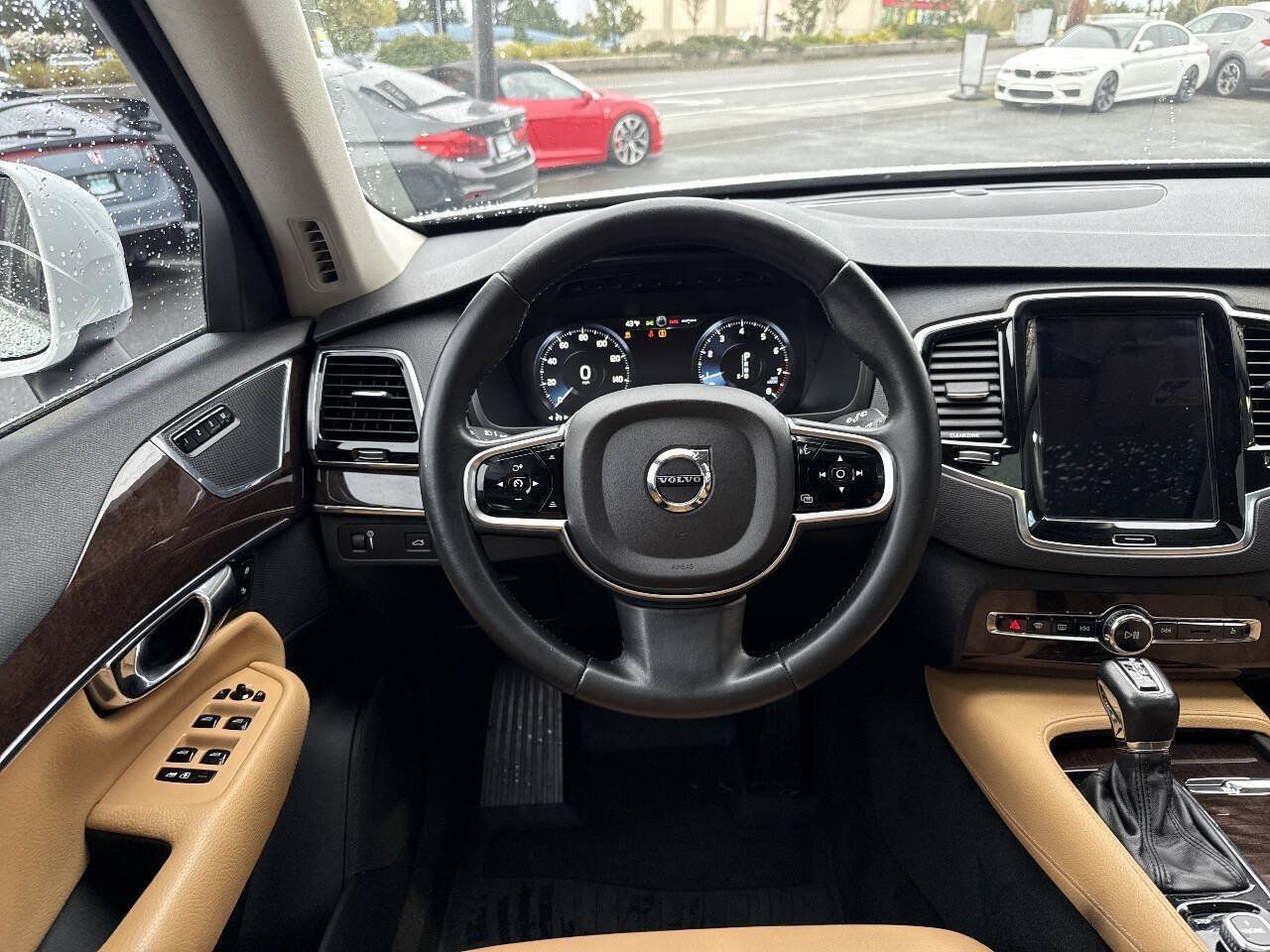 Used 2016 Volvo XC90 T6 Momentum w/ Momentum Plus Package AWD/4WD image 26
