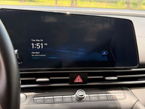 Used 2024 Hyundai Elantra Limited FWD image 17