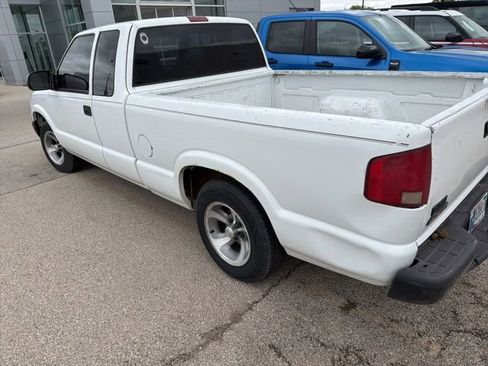 Used 2003 Chevrolet S10 Pickup 2WD Extended Cab image 4
