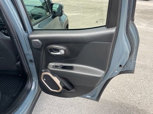 Used 2016 Jeep Renegade 75th Anniversary FWD image 46