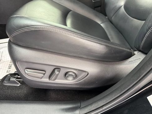 Used 2019 Toyota RAV4 Limited w/ Advanced Technology Package FWD image 15