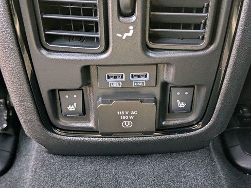 Used 2022 Dodge Durango R/T w/ Tow 'N Go Package AWD/4WD image 29