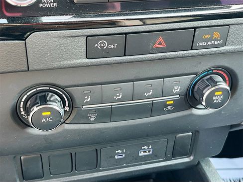 Used 2024 Nissan Frontier S image 15