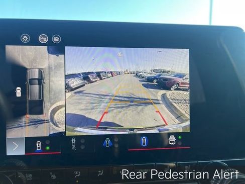 Used 2023 GMC Canyon AT4 w/ AT4 Premium Package image 18