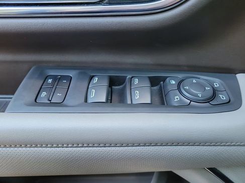 Used 2023 GMC Yukon SLT w/ SLT Luxury Package image 23