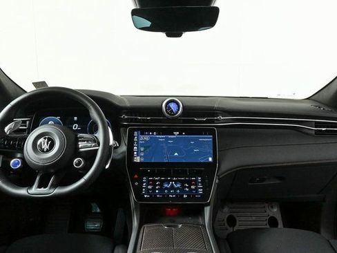 New 2025 Maserati Grecale Folgore image 17