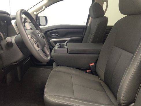 Used 2017 Nissan Titan SV RWD image 17