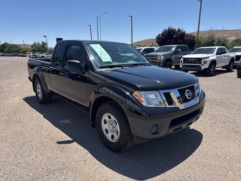 Used 2021 Nissan Frontier S RWD image 3