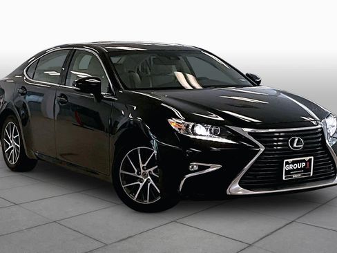 Used 2018 Lexus ES 350 w/ Luxury Package w/Wood Trim FWD image 2