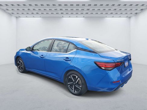 Used 2024 Nissan Sentra SV image 3