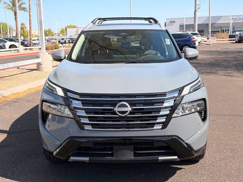 Certified 2025 Nissan Rogue Platinum FWD image 9