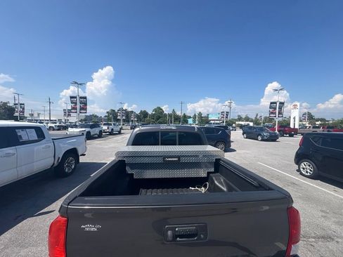 Used 2017 Toyota Tacoma SR RWD image 30