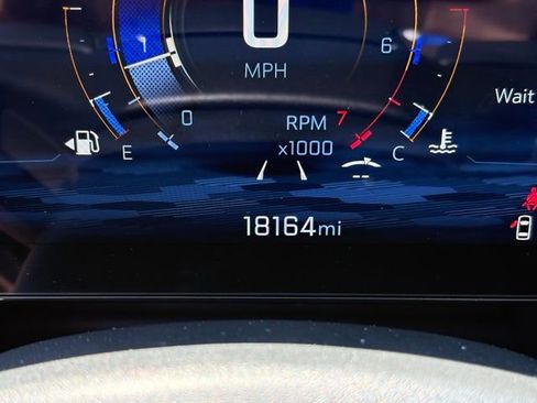 Used 2025 Chevrolet Equinox LT w/ Safety and Technology Package FWD image 4