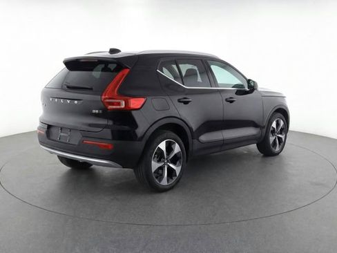 Certified 2023 Volvo XC40 B5 Plus w/ Protection Package Premier AWD/4WD image 33