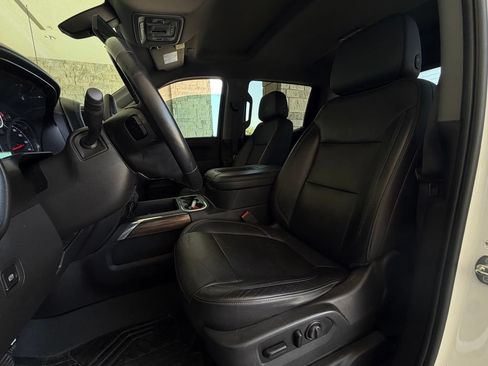 Used 2020 Chevrolet Silverado 1500 LT Trail Boss AWD/4WD image 6