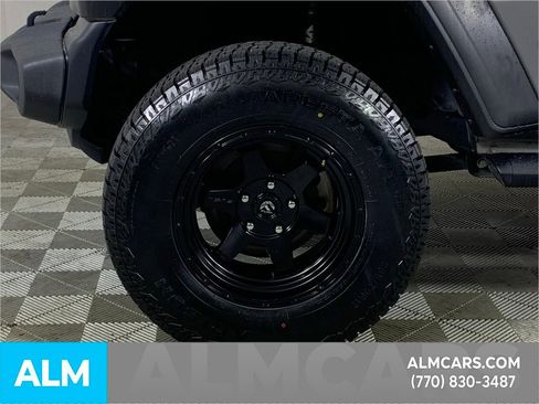 Used 2019 Jeep Wrangler Sport image 14