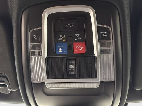 Used 2023 RAM 1500 Laramie AWD/4WD image 29