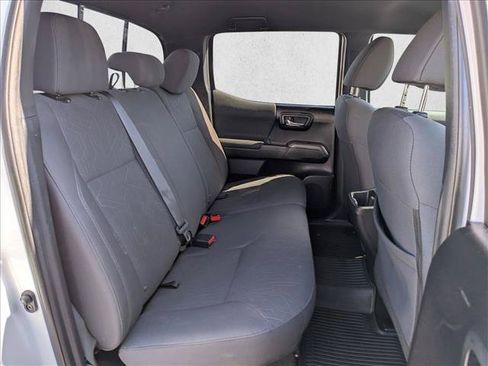 Used 2019 Toyota Tacoma TRD Sport w/ Technology Package AWD/4WD image 19