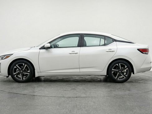 Used 2025 Nissan Sentra SV FWD image 5
