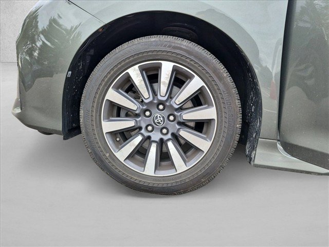 Used 2019 Toyota Sienna XLE Premium AWD/4WD image 13