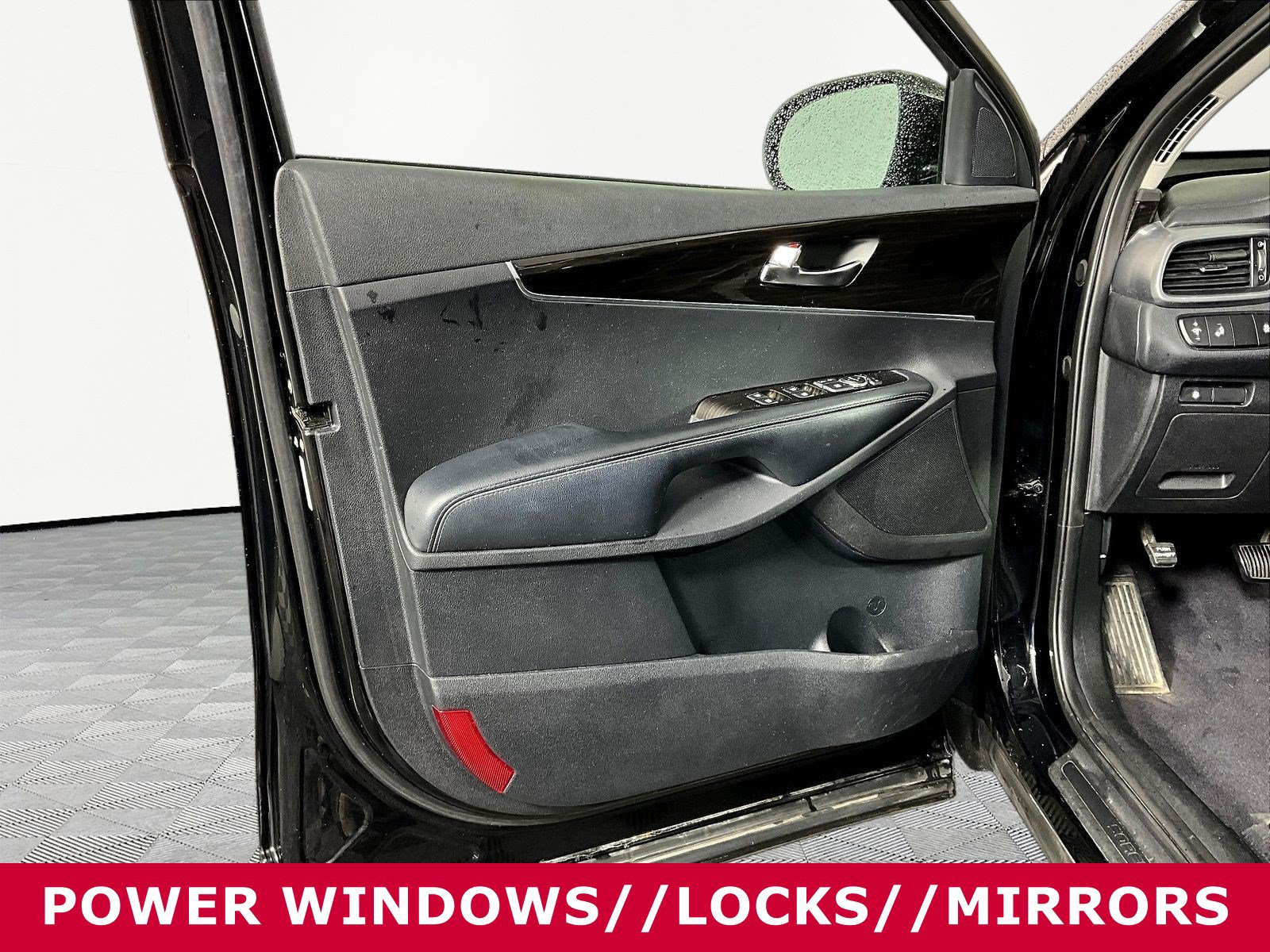 Used 2019 Kia Sorento FWD image 19