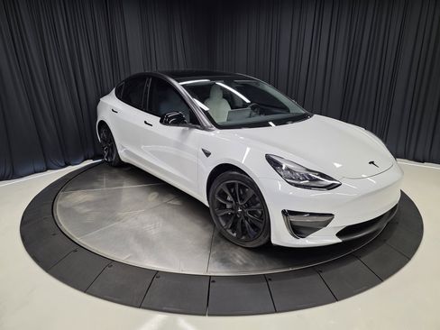 Used 2021 Tesla Model 3 Standard Range Plus image 15