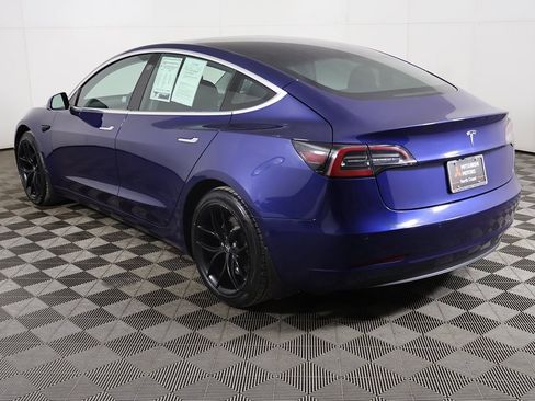 Used 2020 Tesla Model 3 Standard Range image 10