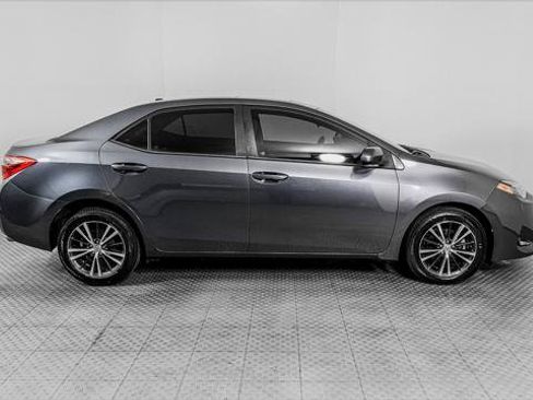 Used 2017 Toyota Corolla LE w/ LE Premium Package w/Moonroof FWD image 9