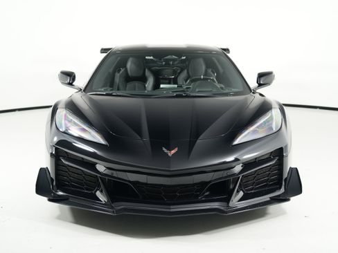 Used 2025 Chevrolet Corvette Z06 w/ Z07 Performance Package RWD image 9