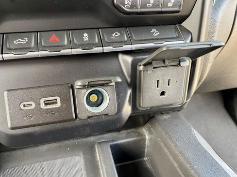 Used 2020 GMC Sierra 1500 SLT w/ SLT Premium Plus Package image 38