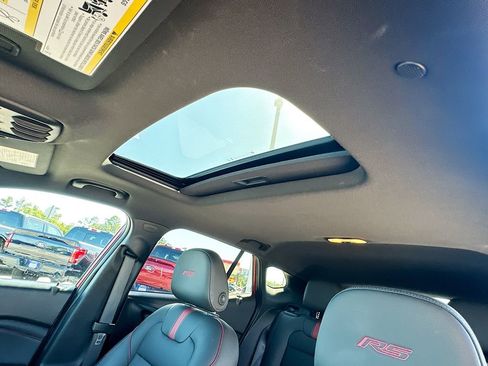 Used 2024 Chevrolet Trax RS w/ Sunroof Package FWD image 11