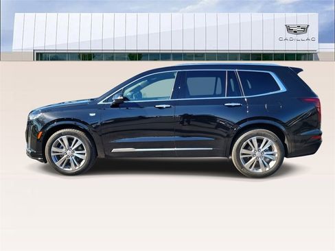 Certified 2023 Cadillac XT6 Premium Luxury image 5