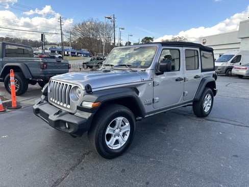 Used 2018 Jeep Wrangler Unlimited Sport S image 5