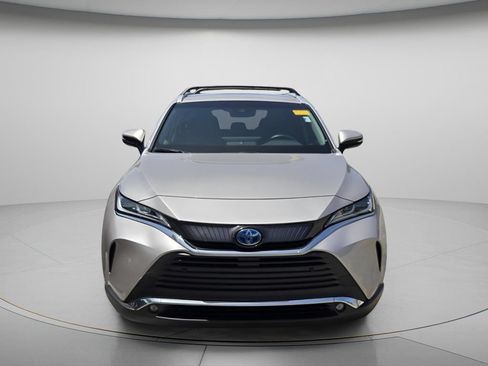Used 2023 Toyota Venza XLE AWD/4WD image 3