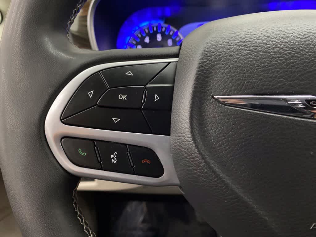 Used 2023 Chrysler Pacifica Limited FWD image 20