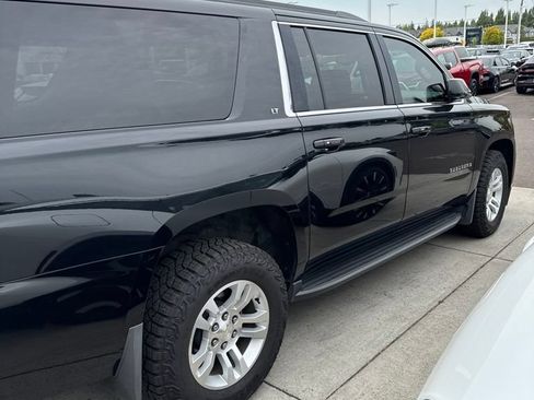 Used 2018 Chevrolet Suburban LT w/ Luxury Package AWD/4WD image 3
