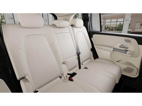 Used 2026 Mercedes-Benz GLB 250 image 5