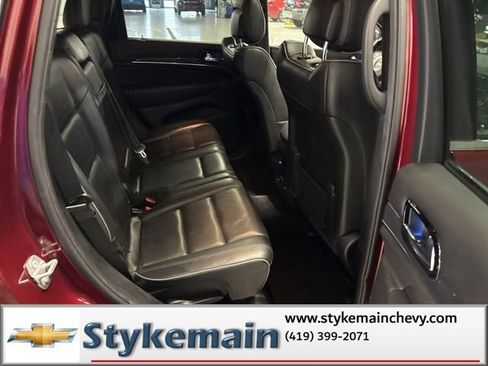 Used 2019 Jeep Grand Cherokee Overland AWD/4WD image 18
