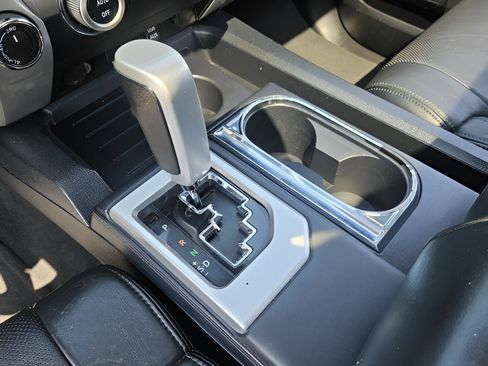 Used 2019 Toyota Tundra Platinum AWD/4WD image 17