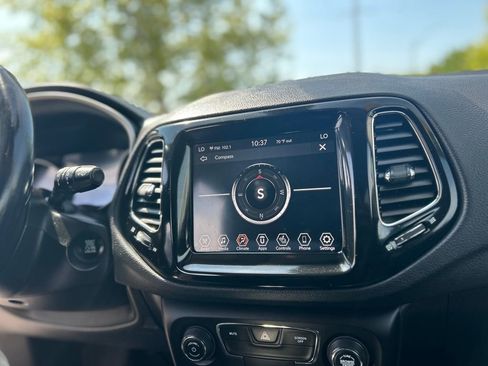 Used 2019 Jeep Compass Limited AWD/4WD image 16