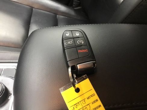 Used 2018 Jeep Grand Cherokee Limited AWD/4WD image 10