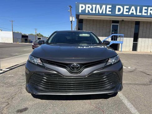 Used 2019 Toyota Camry LE image 2