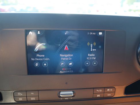 Used 2021 Mercedes-Benz Sprinter 2500 image 25